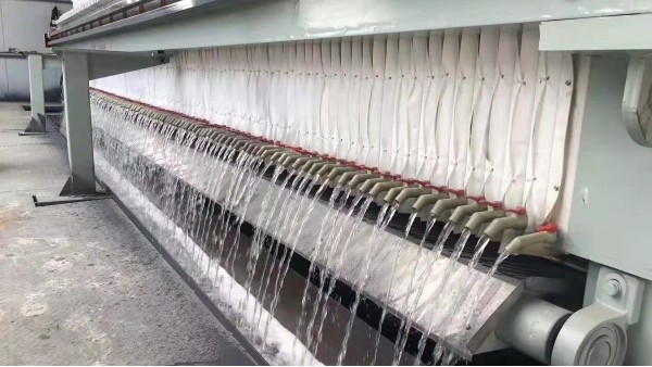 丙綸濾布和滌綸濾布有什么區(qū)別？耐強(qiáng)酸、耐腐蝕廠家直供【旭瑞網(wǎng)業(yè)】