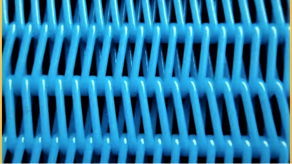 聚酯輸送網(wǎng)帶廠家哪里有-耐溫耐磨壽命更長[旭瑞網(wǎng)業(yè)]